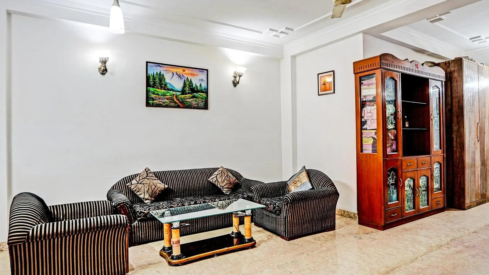 Super Hotel O Vm Residency New Delhi 4*,