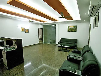Super Hotel O Vm Residency New Delhi 4*,